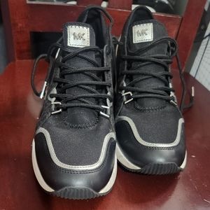 Micheal kors sneakers 👟